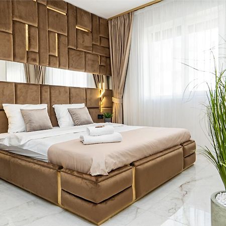 Fashion Stay-Valentino Apartment - By Openhouse Giroc 外观 照片