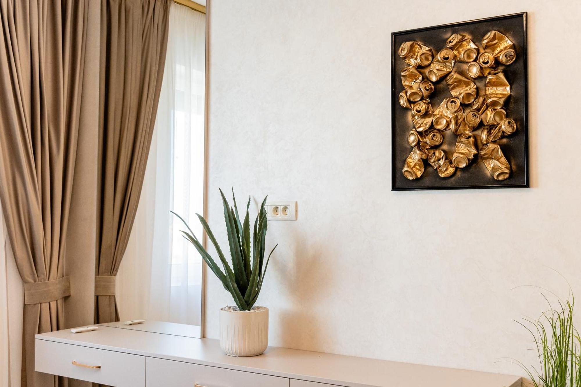 Fashion Stay-Valentino Apartment - By Openhouse Giroc 外观 照片